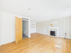 Lounge- click for photo gallery
